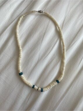 Y2K Aesthetic Unisex White Shell
Surfer Necklace - Coastal Beach Boho